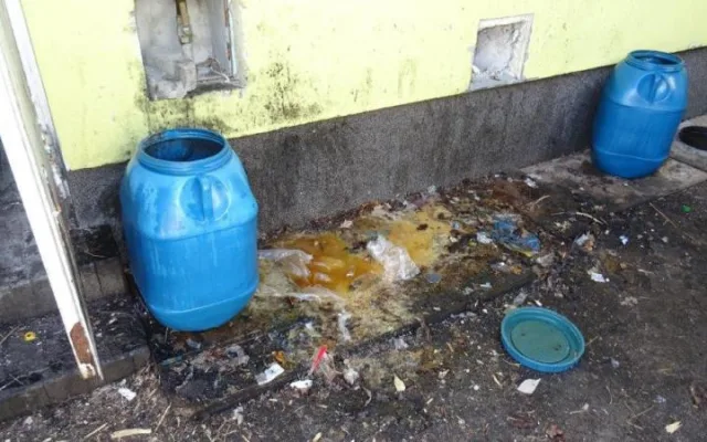 Tady snad nikdy neuklízíte, tepali potravináři majitele vietnamské restaurace v Chebu
