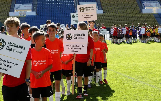 Fotbalový turnaj pro české školy hlásí rekordní zájem a nově zapojuje i malotřídní školy