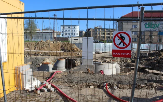 FOTO: V Aši pokračuje výstavba nového nádraží