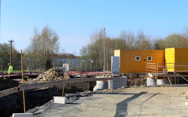 FOTO: V Aši pokračuje výstavba nového nádraží