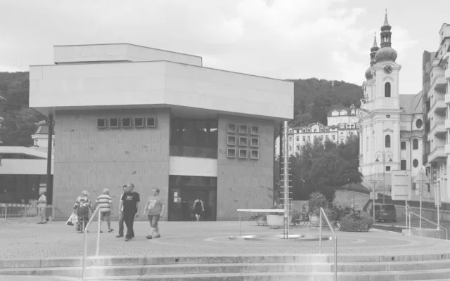Krasavec před karlovarským Vřídlem bude vznikat postupně působením minerální vody