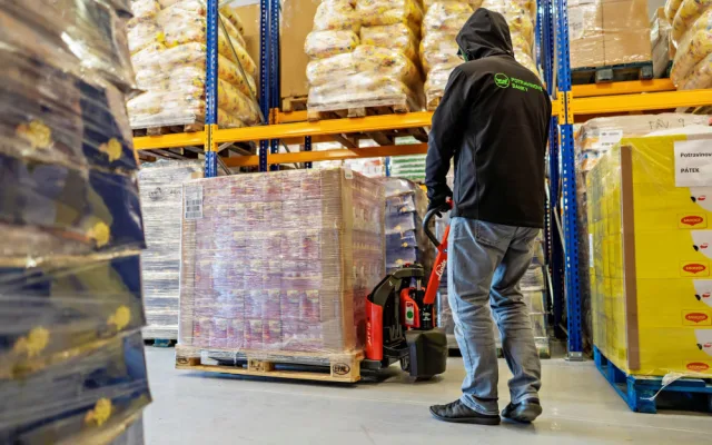 Spoluprací s potravinovými bankami nasytí PENNY stovky lidí denně