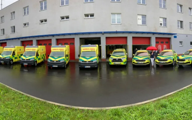 Karlovarští záchranáři dostanou 19 nových vozů. Nákup vyjde na 44 milionů korun