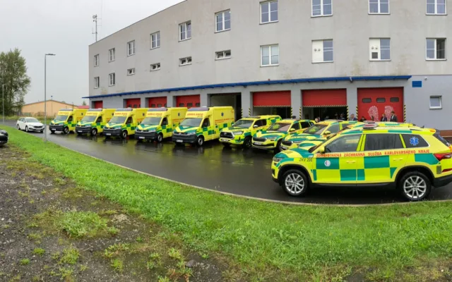 Karlovarští záchranáři dostanou 19 nových vozů. Nákup vyjde na 44 milionů korun