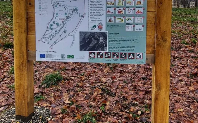 Cenu Karlovarské kraje za ochranu přírody získal Loket za obnovu třešňového sadu