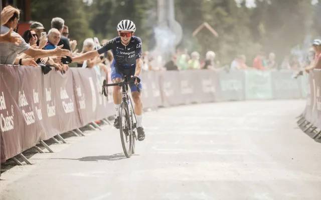 Krušné hory žily cyklistikou. Stovky cyklistů dobyly s Road Classics Klínovec