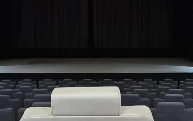 Chodovské kino prošlo rekonstrukcí, diváci se mohou těšit třeba na nové a pohodlné sedačky