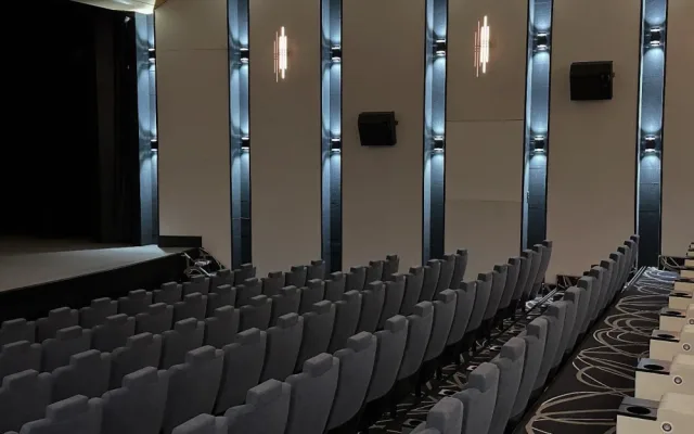 Chodovské kino prošlo rekonstrukcí, diváci se mohou těšit třeba na nové a pohodlné sedačky