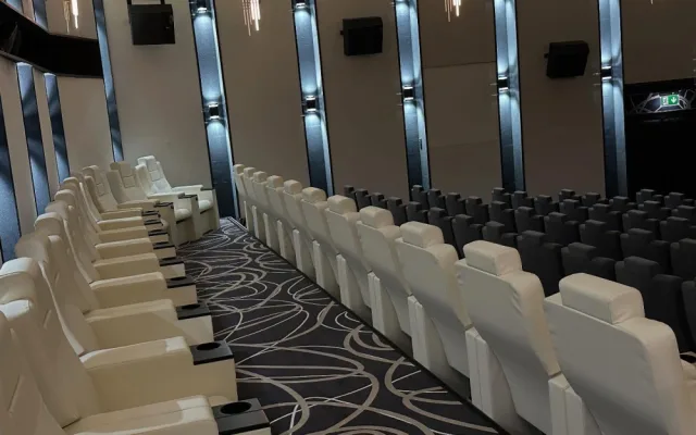 Chodovské kino prošlo rekonstrukcí, diváci se mohou těšit třeba na nové a pohodlné sedačky
