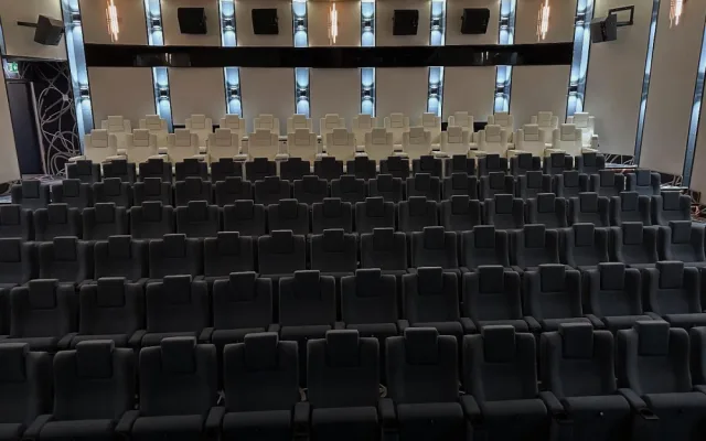 Chodovské kino prošlo rekonstrukcí, diváci se mohou těšit třeba na nové a pohodlné sedačky