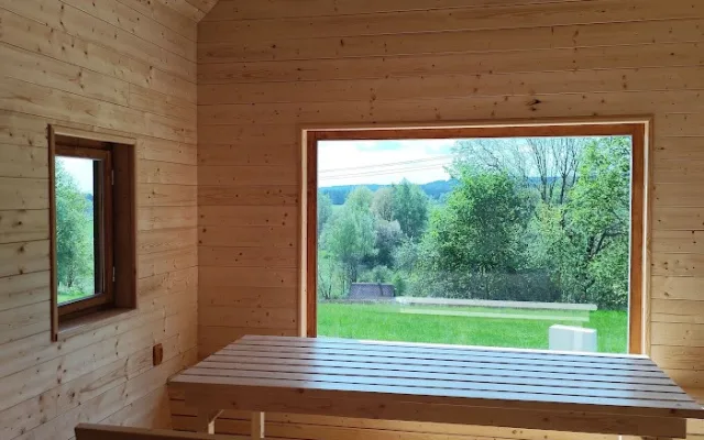 Turisté v Krušných horách u Kraslic mohou využívat novou útulnu