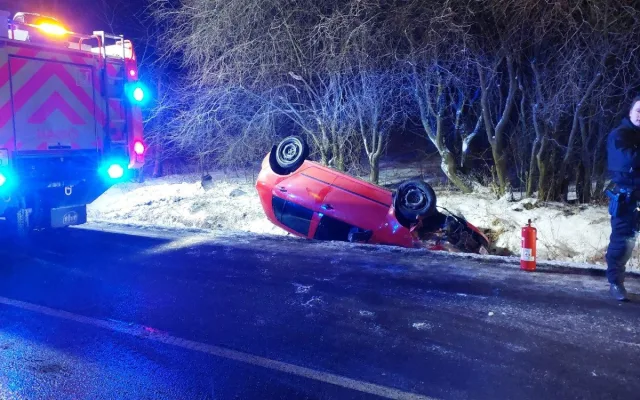 Tři dopravní nehody zaměstnaly záchranáře a hasiče v kraji