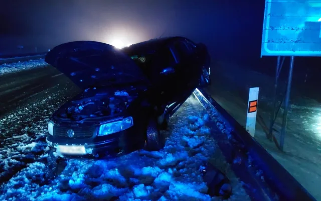 Hasiči řešili během pondělí a noci na úterý devět dopravních nehod