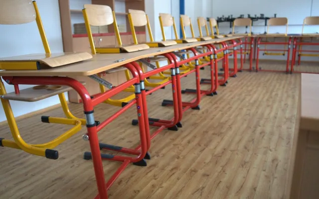 FOTO: Škola v Karlových Varech má po výrazné modernizaci lepší přístup i učebny
