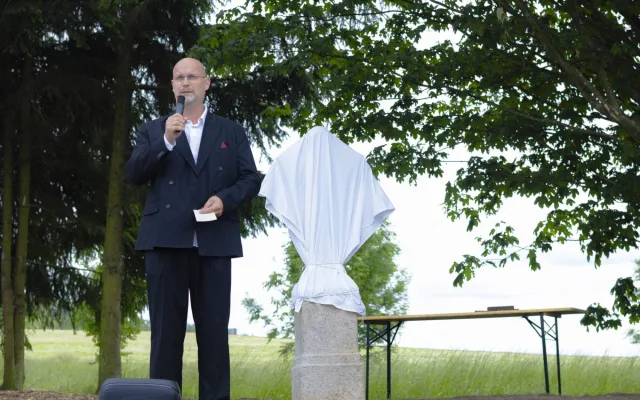 FOTO: Kraunznerův kříž upadal v zapomnění, studentka keramické školy mu dala novou podobu