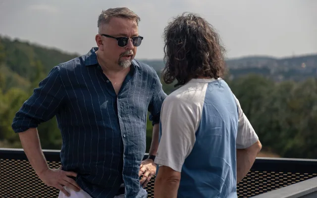 Děda, který netuší, že je dědou. V západních Čechách vzniká nová česká komedie