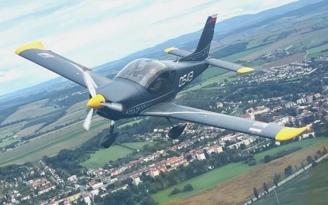 FOTO: Dvoudenní chebský Letecký den láká na Šonku, letoun mustang i akrobaty