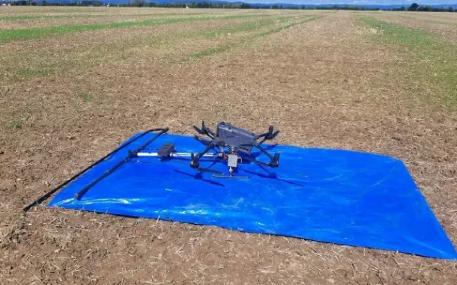 S dronem létal v bezletové zóně u chebského letiště. Policisté ho zajistili