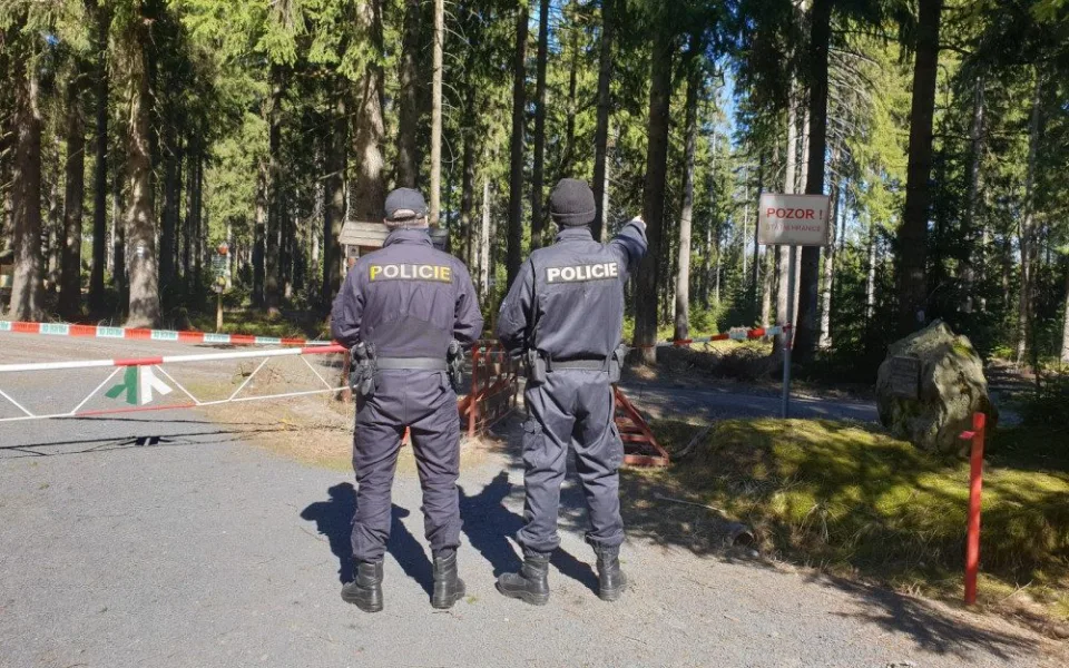 Policisté na státní hranici