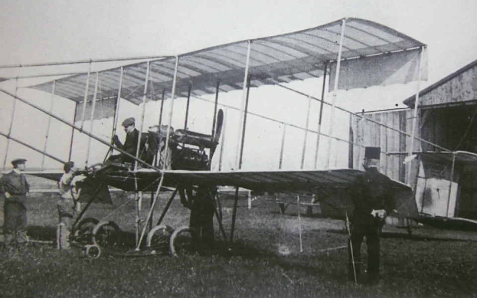 Henri Maria Jullerot na stroji Farman