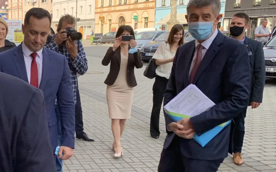 Premiér Andrej Babiš s hejtmanem Karlovarského kraje Petrem Kubisem