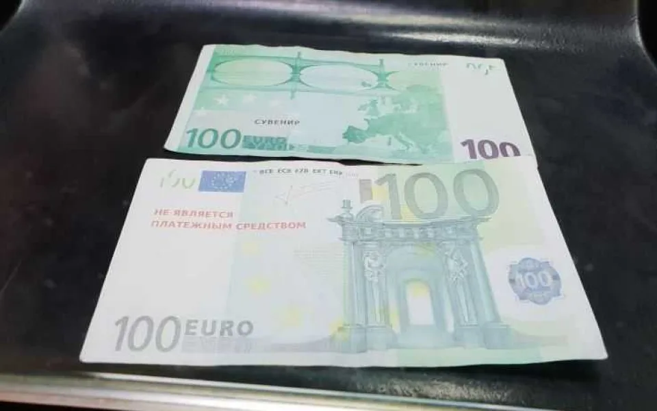 Z výhodné nabídky se vyklubala falešná eura, muž přišel o 12 tisíc