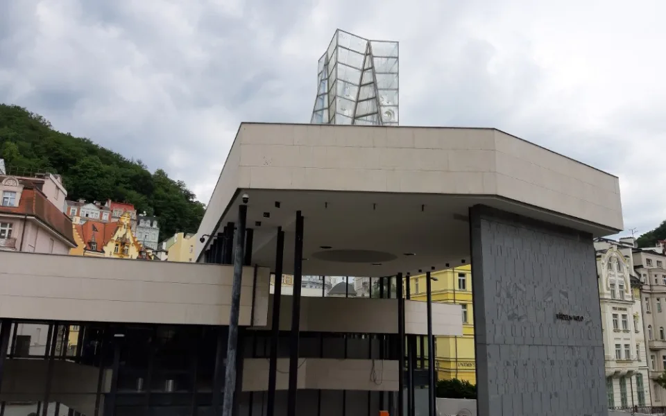 Rekonstruovaná Vřídelní kolonáda v Karlových Varech