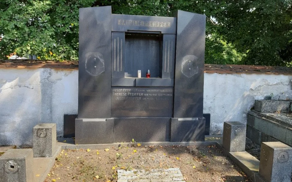 hrob ostrov1