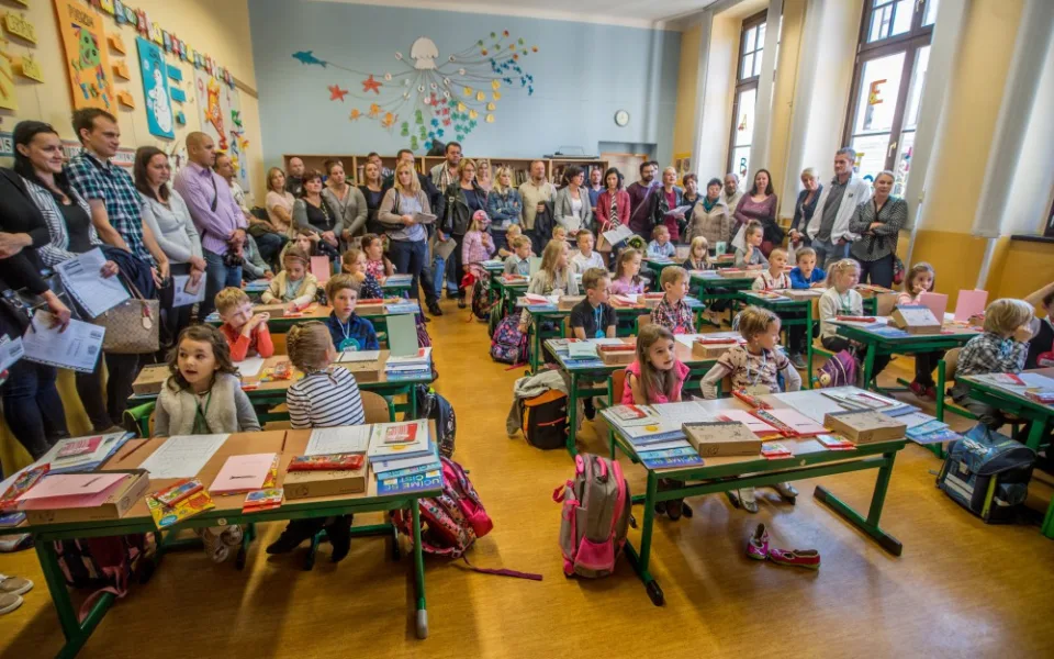 U školních potřeb táhne ekologie, k dostání jsou sety s rouškou