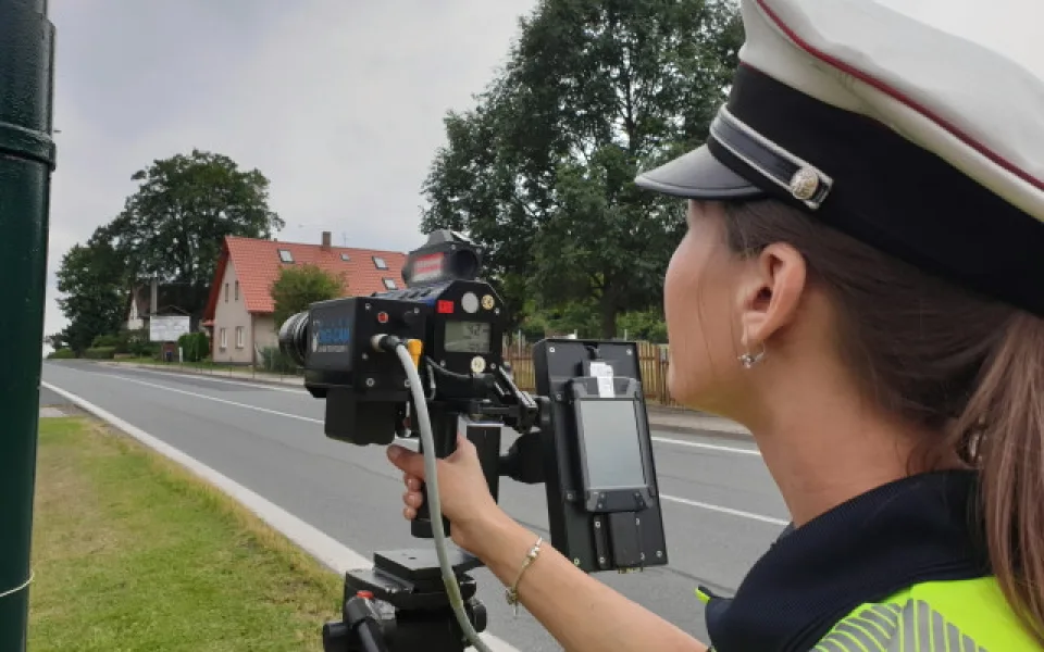 Během 24 hodin překročila povolenou rychlost více jak stovka řidičů