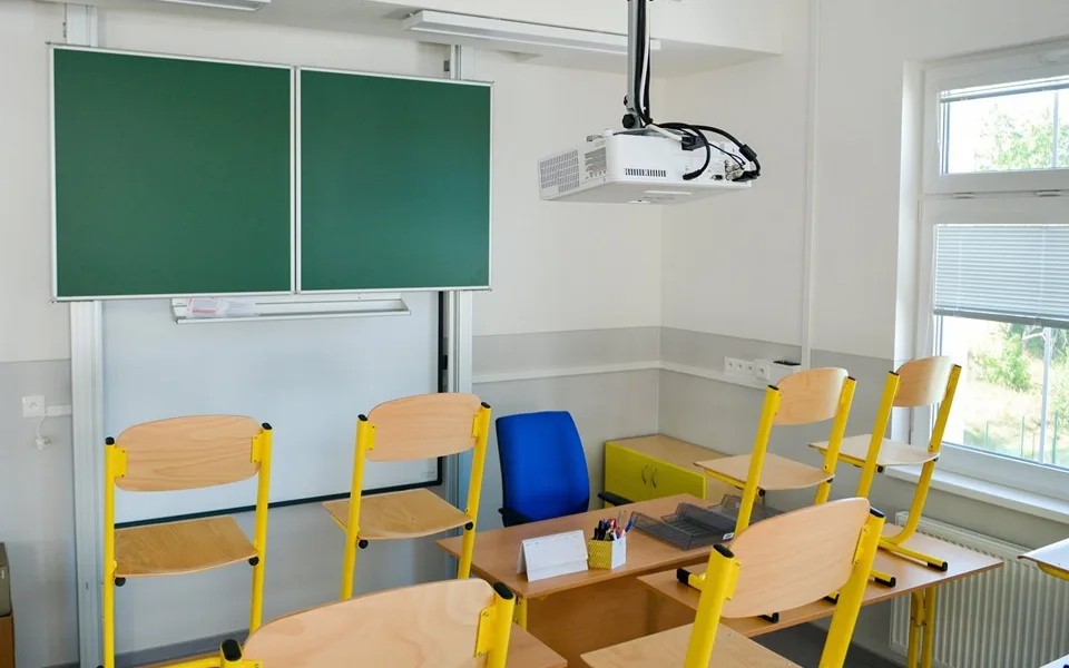 Úplné zavření základní škol je problém zejména pro nejmladší žáky
