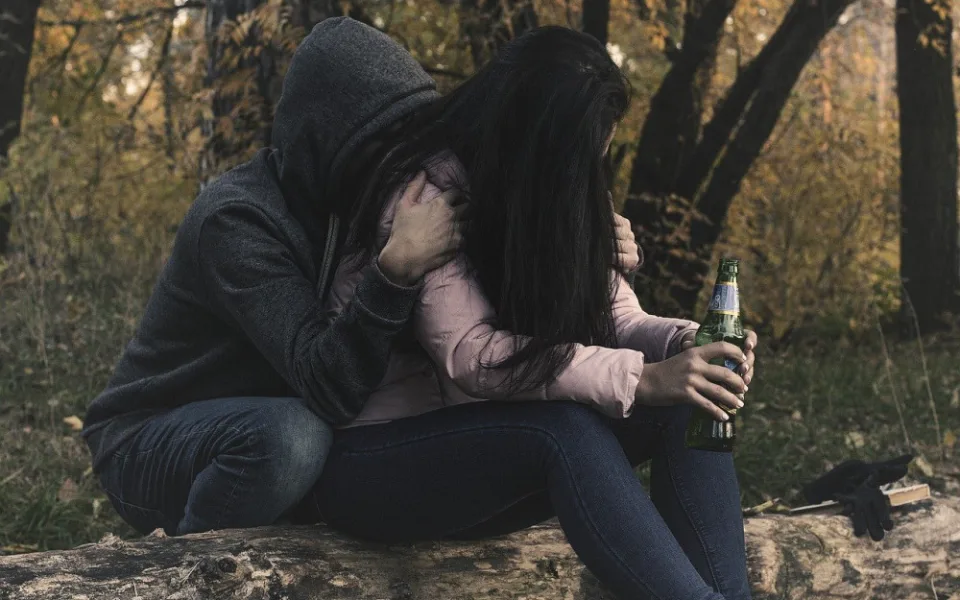 Karlovy Vary připravují vyhlášku omezující pití alkoholu na ulici