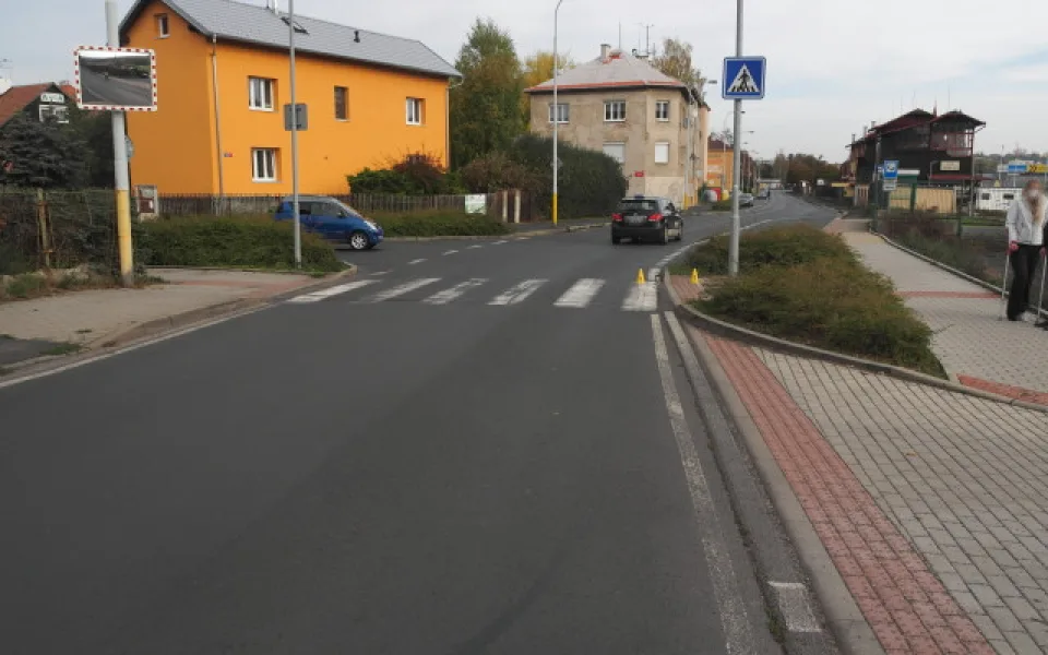 Policie hledá svědky dopravní nehody, která se stala v Karlových Varech