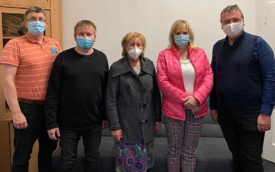 Zastupitelský klub K5 dostal nabídku na obsazení postu hejtmana. Do čela kraje by měla usednout Oľga Haláková. (uprostřed).