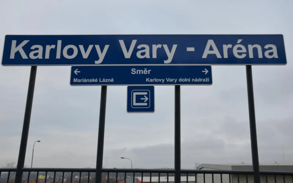 Nová vlaková zastávka u KV Arény začne sloužit v neděli
