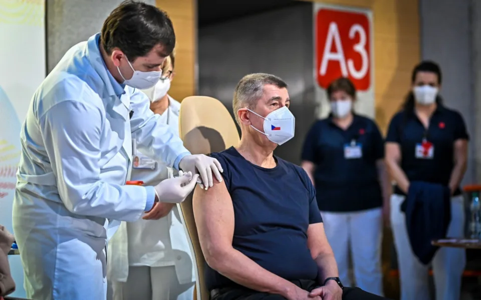 Babiš: Od února se mohou na očkování hlásit všichni lidé
