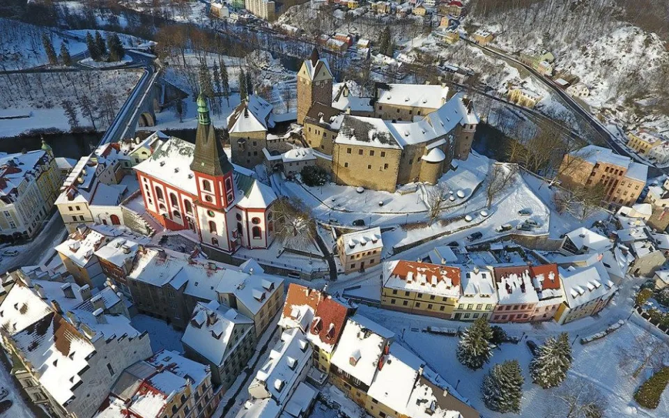Na hrad Loket si loni našla cestu jen hrstka turistů