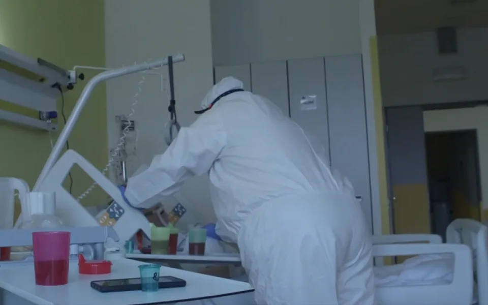 Musíme s pacienty mluvit, jako kdyby byli součástí naší rodiny, říká sanitářka