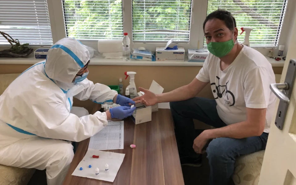 Foto č.1 testování zaměstnanců