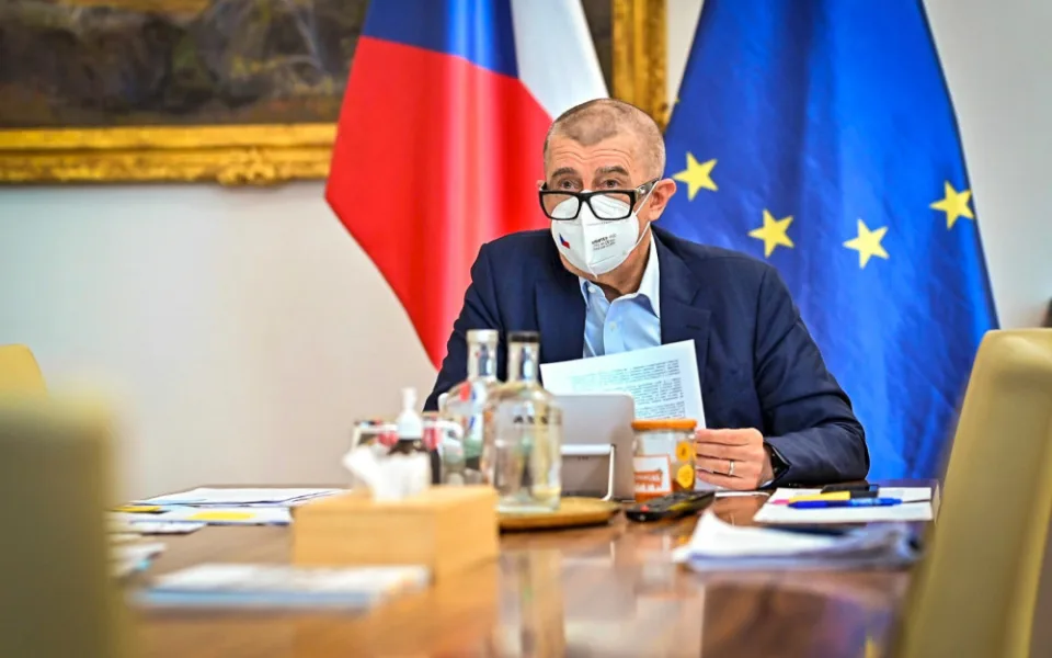 Vláda nebude žádat o prodloužení nouzového stavu. Skončí zákaz cestování mezi okresy