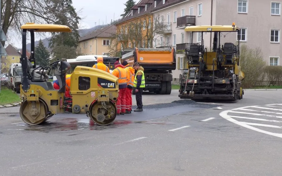 Opravuje se například i v Šumavské ulici