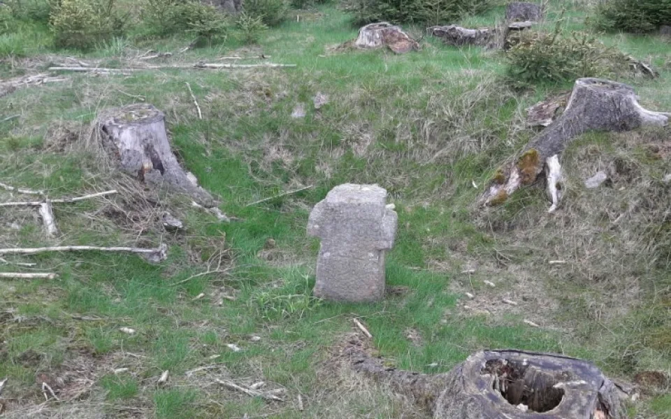 Ukradený a navrácený smírčí kříž.