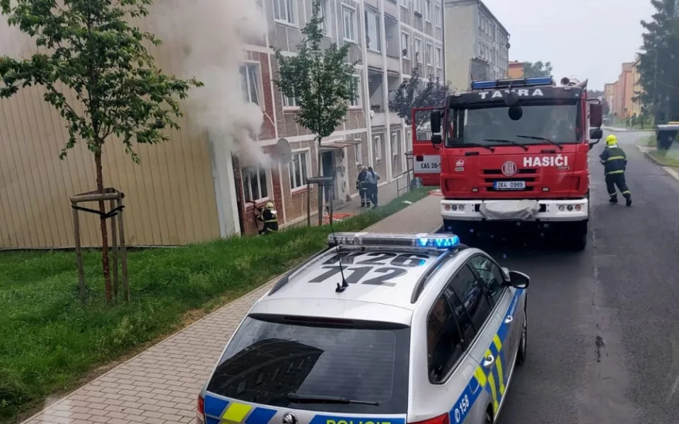 Plameny zničily byt v Rotavě. Škoda přesáhne milion korun