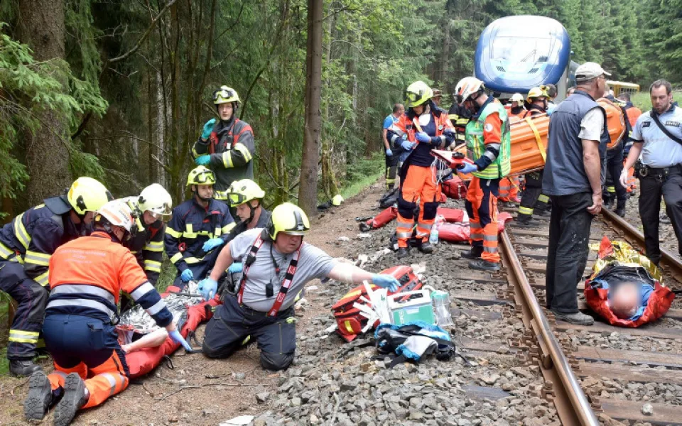 Loňskou tragickou srážku dvou vlaků měl zavinit strojvedoucí, obviněn je z obecného ohrožení z nedbalosti