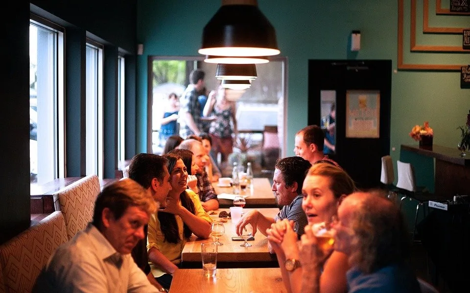 Asociace: Tržby restaurací jsou o 20 až 30 procent nižší oproti době před krizí