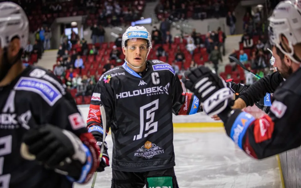 Hokejisté Karlových Varů zdolali Kladno 7:4 a zabrali po třech prohrách