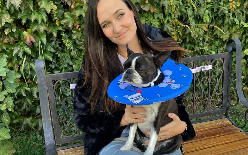Veronika Cholinská vyzkoušela límec nejprve u svého pejska