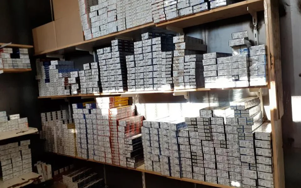 Karlovarští celníci našli při kontrolách alkohol bez dokladů a neznačený tabák