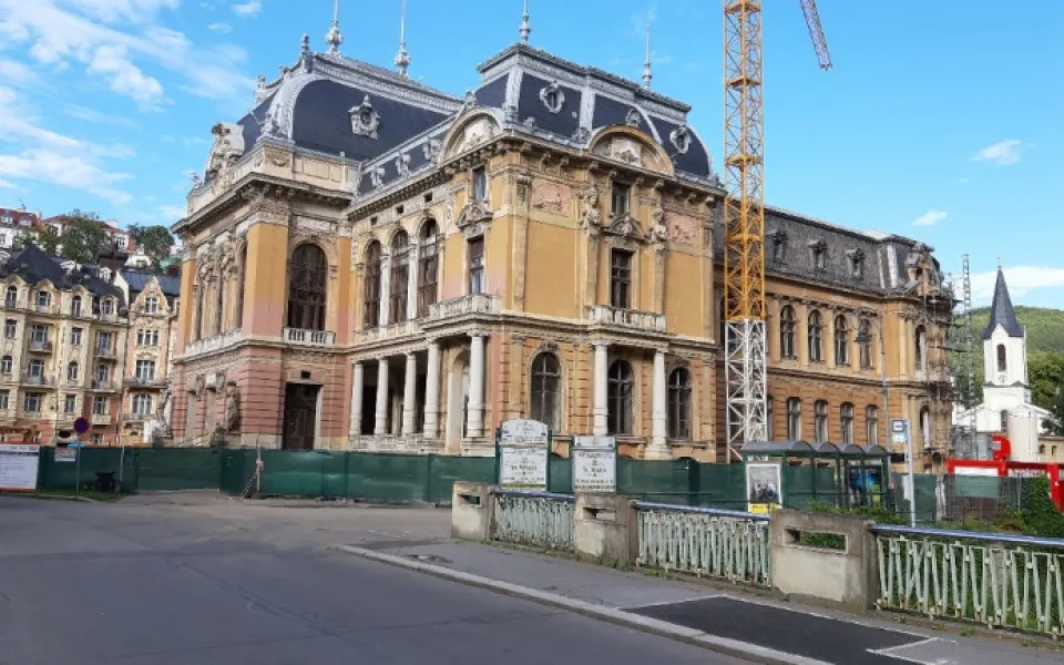 S vestavbou koncertního sálu do Císařských lázní už může začít Karlovarský kraj