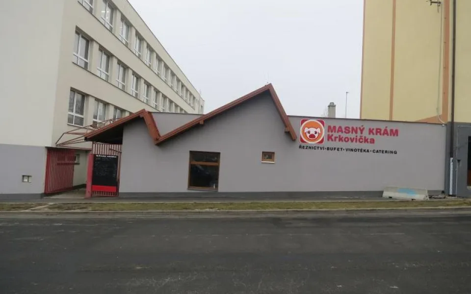 Mezi masem a párky žily myši. Chebské řeznictví má utrum